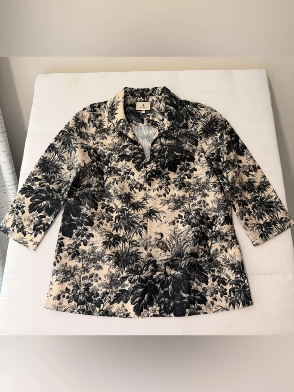 Tuckernuck Black Beige Toile Print Split Neck 3/4 Sleeve Blouse Side zip Size S - Picture 1 of 13